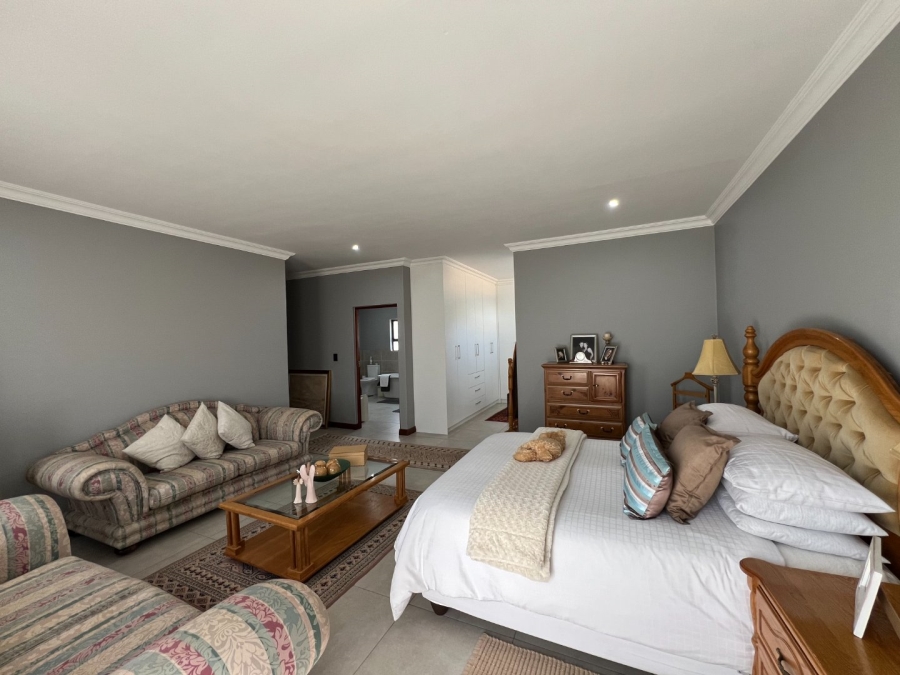 4 Bedroom Property for Sale in Xanadu North West